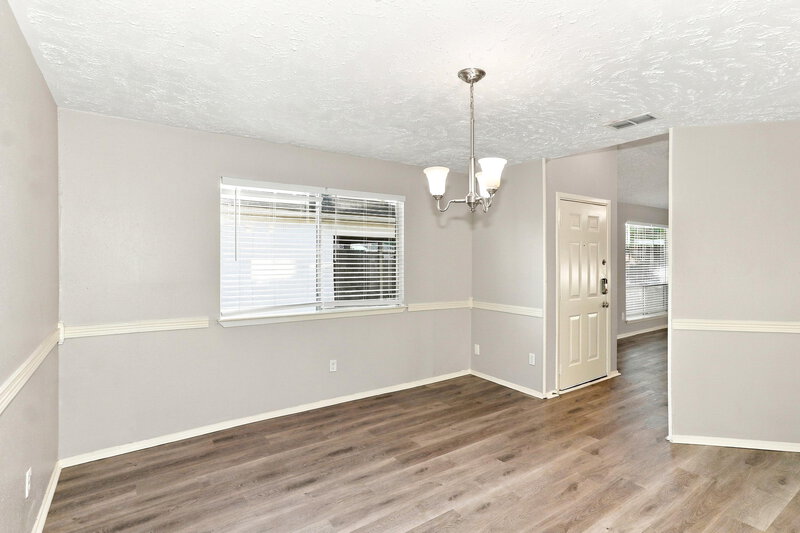 1,885/Mo, 3915 Vineyard Dr Houston, TX 77082 Dining Room View