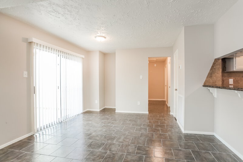 1,815/Mo, 3915 Vineyard Dr Houston, TX 77082 Breakfast Nook View