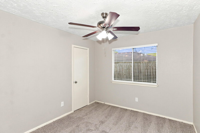 1,885/Mo, 3915 Vineyard Dr Houston, TX 77082 Bedroom View