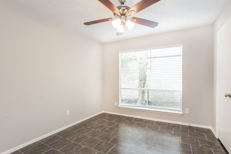 1,815/Mo, 3915 Vineyard Dr Houston, TX 77082 Bedroom View 4