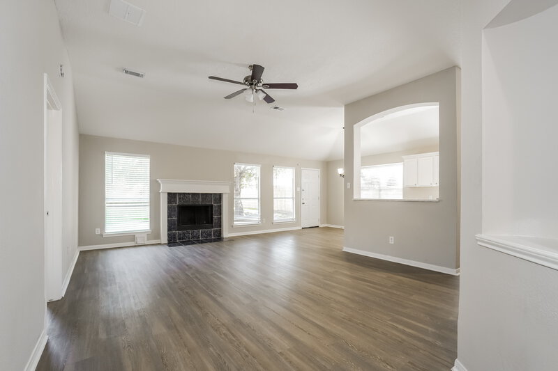 1,910/Mo, 6726 Glenhope Dr Katy, TX 77449 Living Room View 2