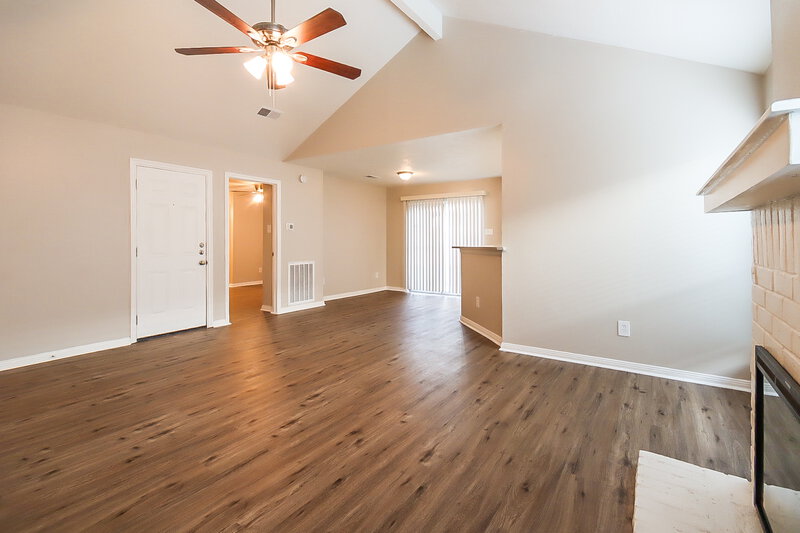 1,690/Mo, 8514 Southmeadow Dr Houston, TX 77071 Living Room View 2