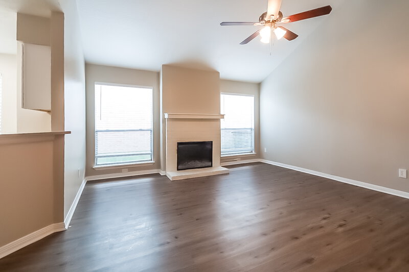 1,690/Mo, 8514 Southmeadow Dr Houston, TX 77071 Living Room View 3