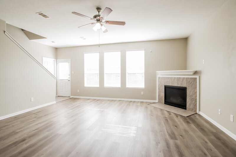 2,400/Mo, 12210 Zenith Ridge Way Humble, TX 77346 Living Room View