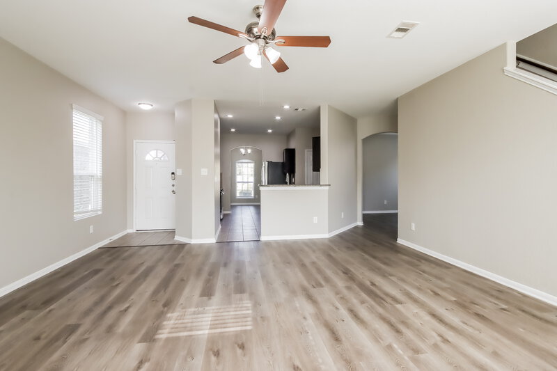 2,400/Mo, 12210 Zenith Ridge Way Humble, TX 77346 Living Room View 2