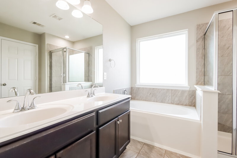 2,400/Mo, 12210 Zenith Ridge Way Humble, TX 77346 Primary Bathroom View