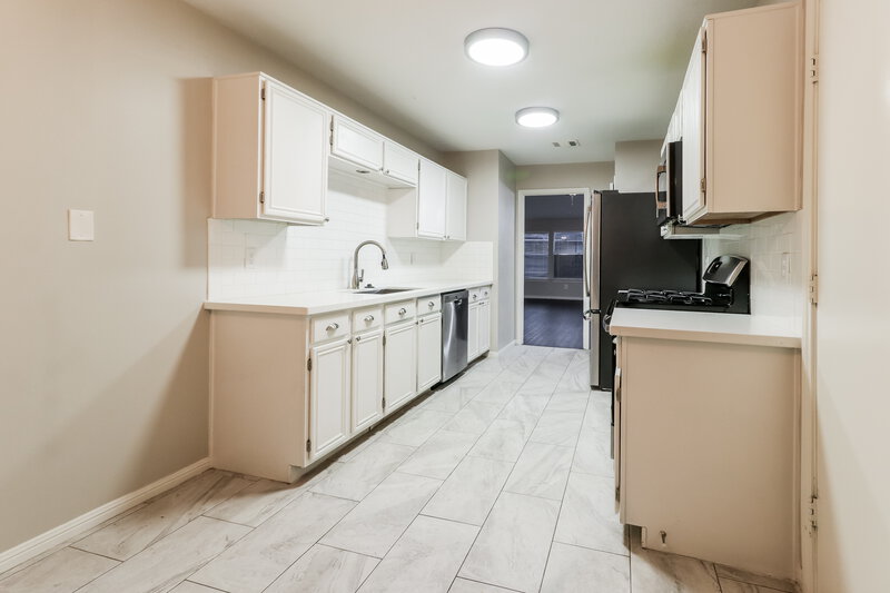 1,820/Mo, 5411 Roserock Ln Spring, TX 77379 Kitchen View 2