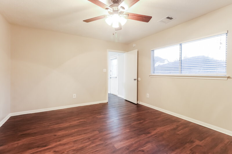 1,820/Mo, 5411 Roserock Ln Spring, TX 77379 Main Bedroom View 2