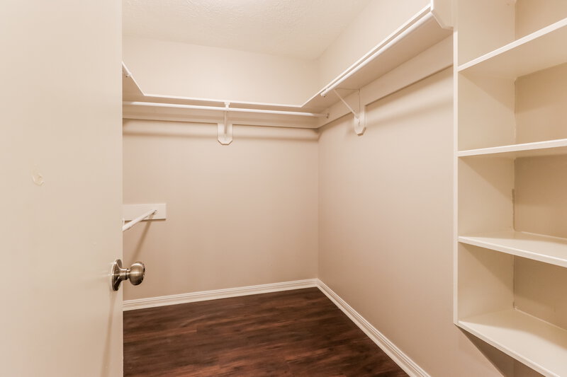 1,820/Mo, 5411 Roserock Ln Spring, TX 77379 Walk In Closet View