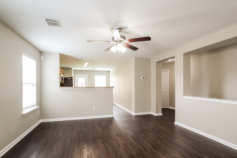 1,800/Mo, 6606 Winter Mountain Ln Spring, TX 77379 Living Room View