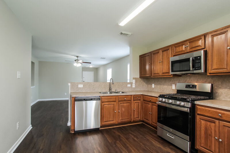 1,800/Mo, 6606 Winter Mountain Ln Spring, TX 77379 Kitchen View 2