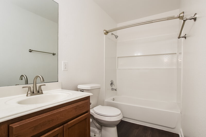 1,800/Mo, 6606 Winter Mountain Ln Spring, TX 77379 Bathroom View