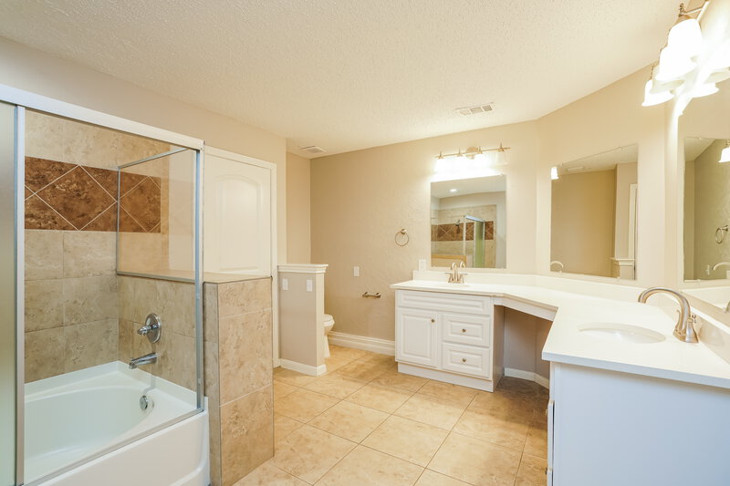 2,140/Mo, 16035 Rustic Sands Dr Houston, TX 77084 Main Bathroom View