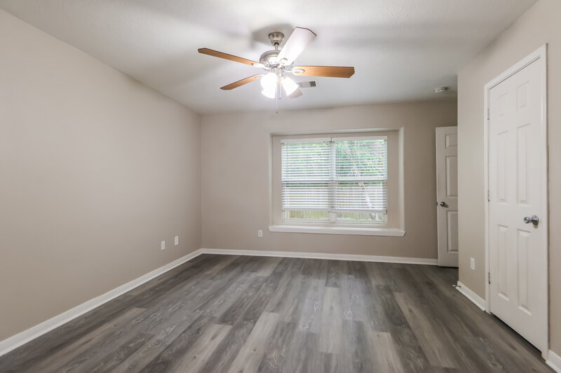 1,650/Mo, 5049 Rifle Rd Conroe, TX 77303 Main Bedroom View 2