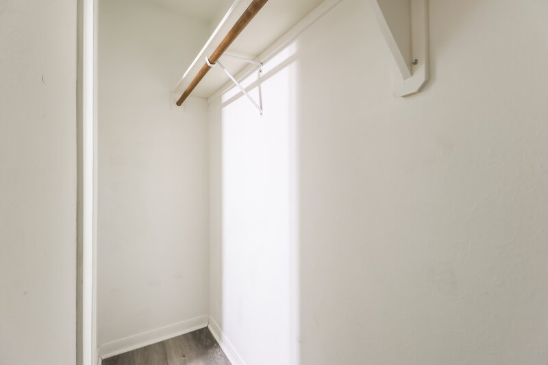 1,650/Mo, 5049 Rifle Rd Conroe, TX 77303 Walk In Closet View