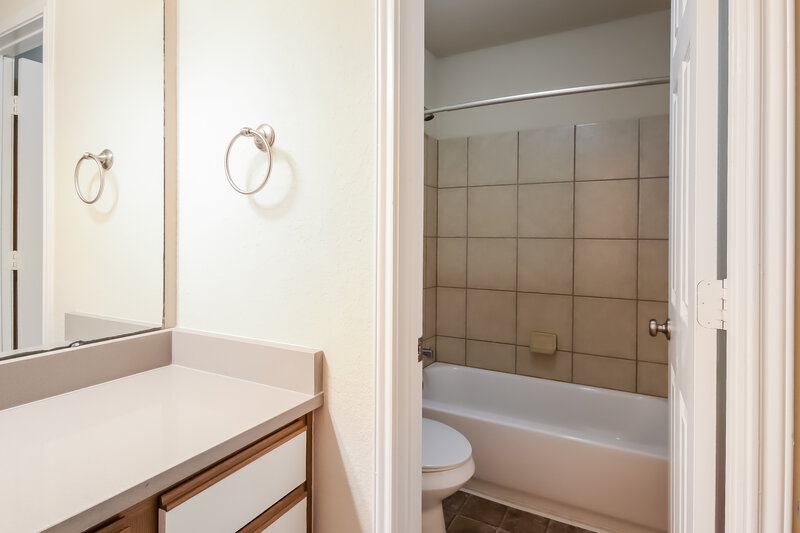 3,060/Mo, 5102 Lamppost Hill Ct Katy, TX 77449 Bathroom View 2