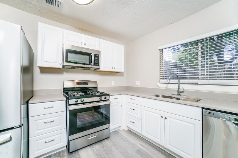 1,815/Mo, 11002 Ambergate Dr Humble, TX 77396 Kitchen View 2