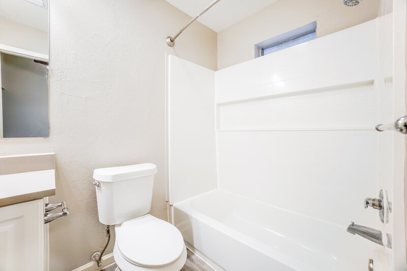 1,815/Mo, 11002 Ambergate Dr Humble, TX 77396 Main Bathroom View 2