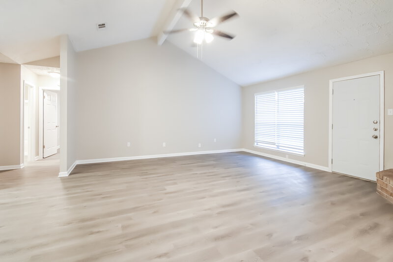 1,795/Mo, 15735 Thistledew Dr Houston, TX 77082 Main Bedroom View