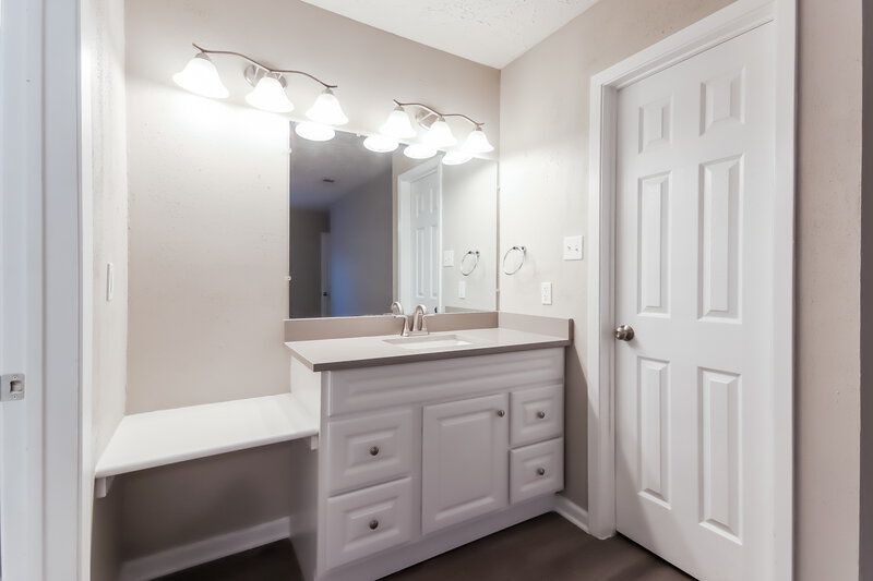 1,795/Mo, 15735 Thistledew Dr Houston, TX 77082 Main Bathroom View
