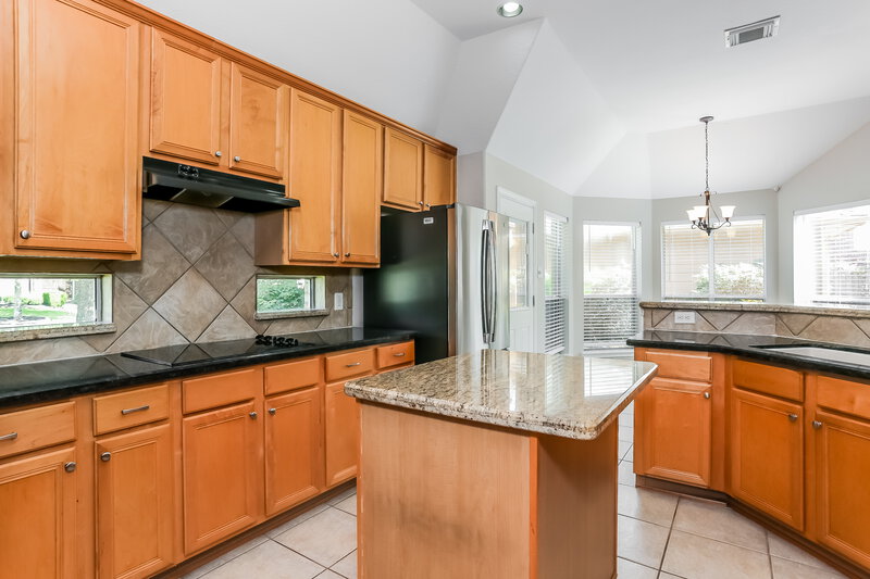 2,410/Mo, 13207 Castlecombe Dr Houston, TX 77044 Kitchen View 2