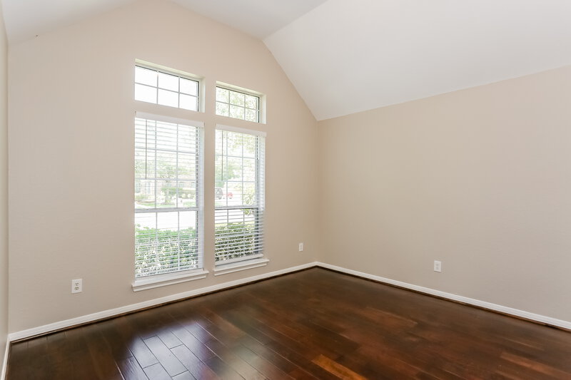 2,410/Mo, 13207 Castlecombe Dr Houston, TX 77044 Bedroom View