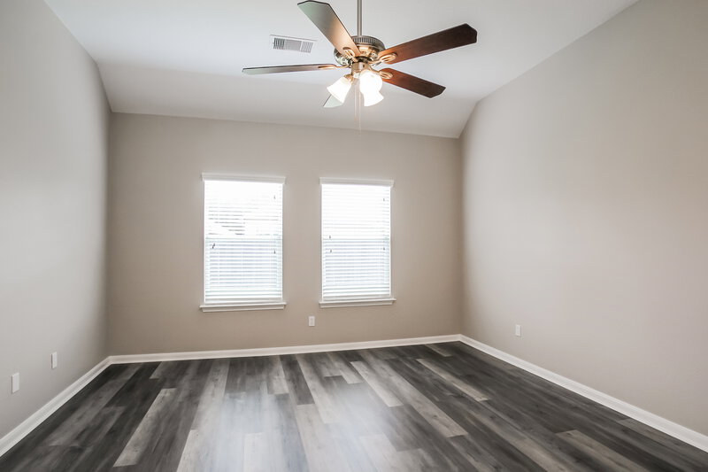 2,595/Mo, 1015 High Lane Court Conroe, TX 77301 Main Bedroom View