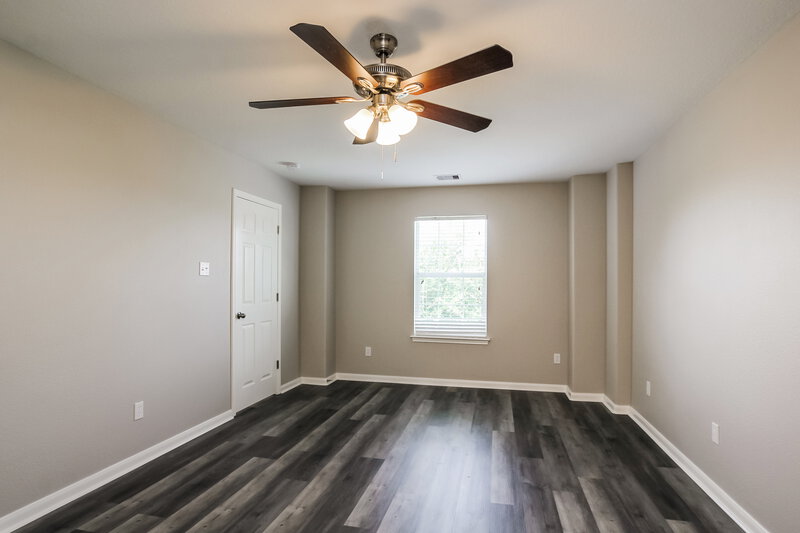 2,595/Mo, 1015 High Lane Court Conroe, TX 77301 Bedroom View 2