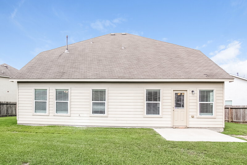 2,595/Mo, 1015 High Lane Court Conroe, TX 77301 Rear View