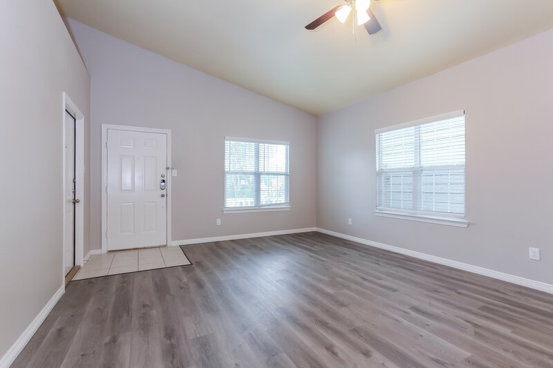 1,740/Mo, 21327 Sweet Grass Ln Tomball, TX 77375 Living Room View