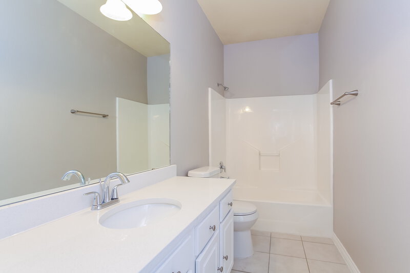 1,740/Mo, 21327 Sweet Grass Ln Tomball, TX 77375 Bathroom View