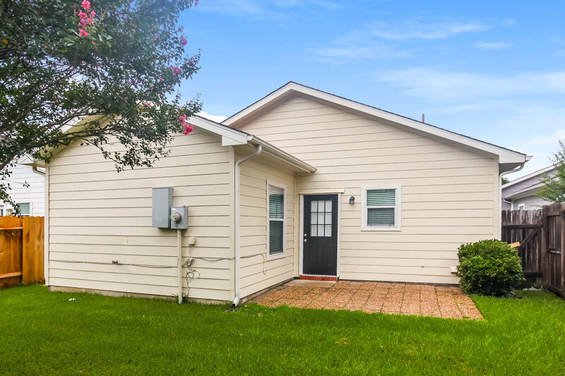 1,740/Mo, 21327 Sweet Grass Ln Tomball, TX 77375 Rear View