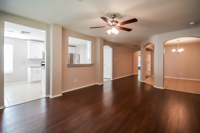 1,935/Mo, 456 Mystic Glen Loop Humble, TX 77339 Living Room View