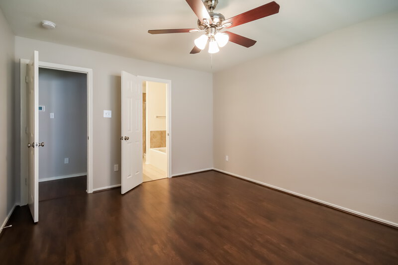 1,935/Mo, 456 Mystic Glen Loop Humble, TX 77339 Main Bedroom View