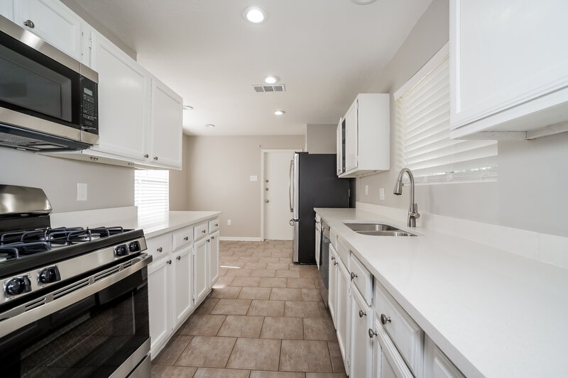 2,500/Mo, 3234 Sedgeborough Cir Katy, TX 77449 Kitchen View 2