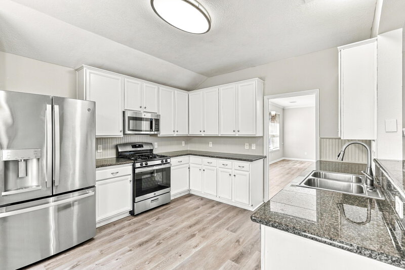 2,305/Mo, 410 Cedar Lake Dr League City, TX 77573 Kitchen View 2