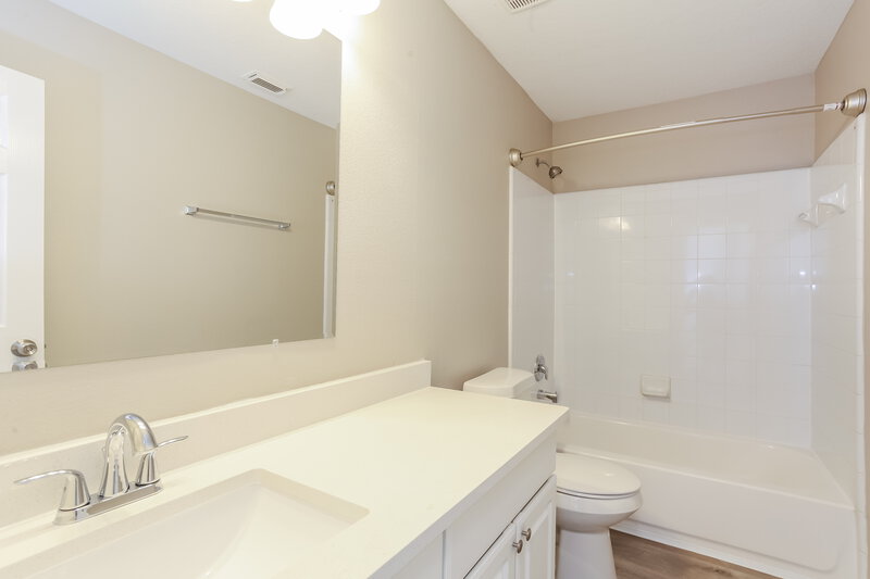2,275/Mo, 20927 Fox Swift Ct Humble, TX 77338 Main Bathroom View