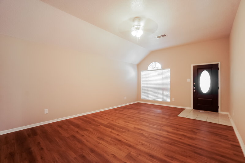 1,875/Mo, 19563 Maywood Falls Cir Houston, TX 77084 Living Room View