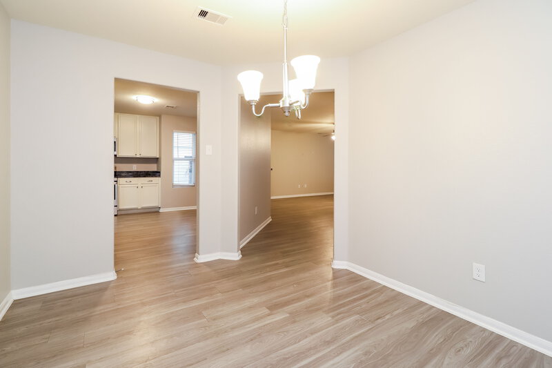 2,190/Mo, 16770 N Gull Dr Conroe, TX 77385 Dining Room View
