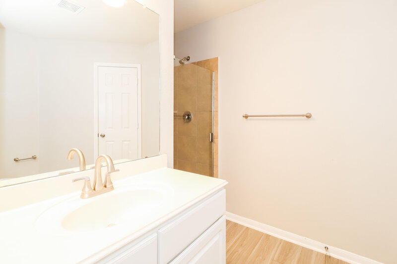 2,190/Mo, 16770 N Gull Dr Conroe, TX 77385 Main Bathroom View