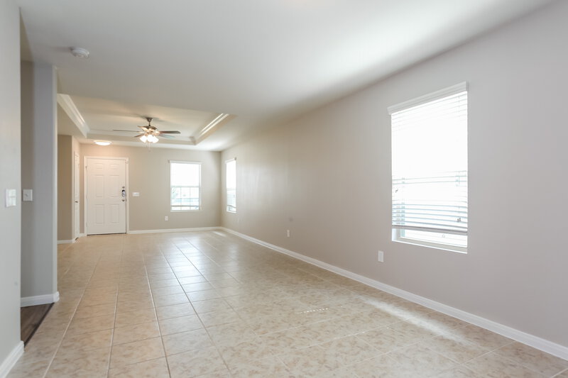 1,835/Mo, 6450 Dayridge Ln Houston, TX 77048 Living Room View 2