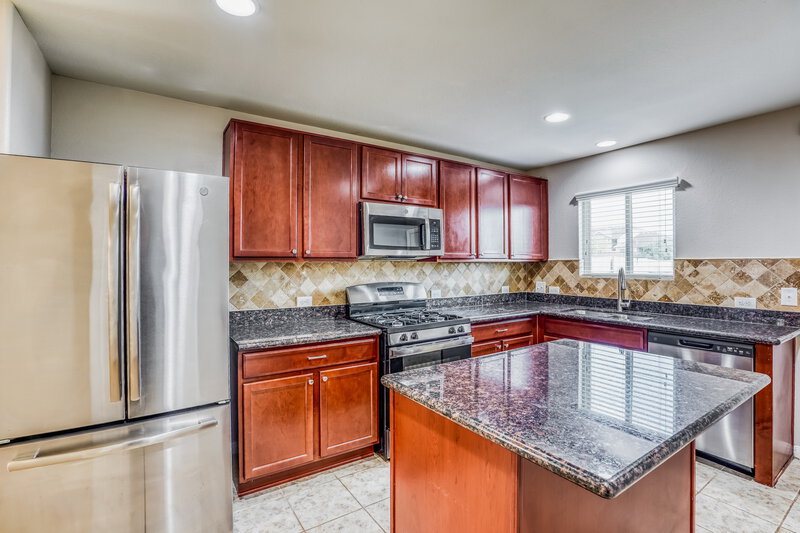 1,910/Mo, 6450 Dayridge Ln Houston, TX 77048 Kitchen View