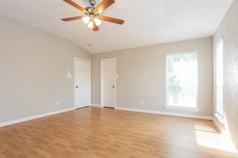 1,835/Mo, 6450 Dayridge Ln Houston, TX 77048 Main Bedroom View