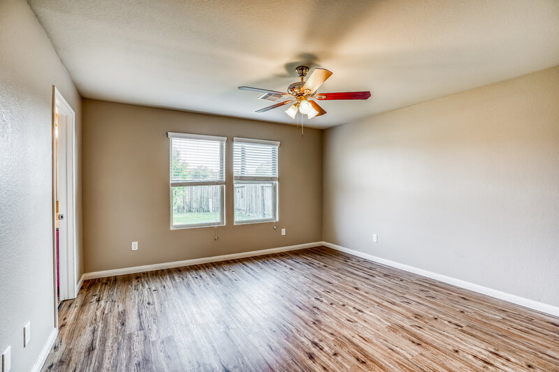 1,910/Mo, 6450 Dayridge Ln Houston, TX 77048 Main Bedroom View
