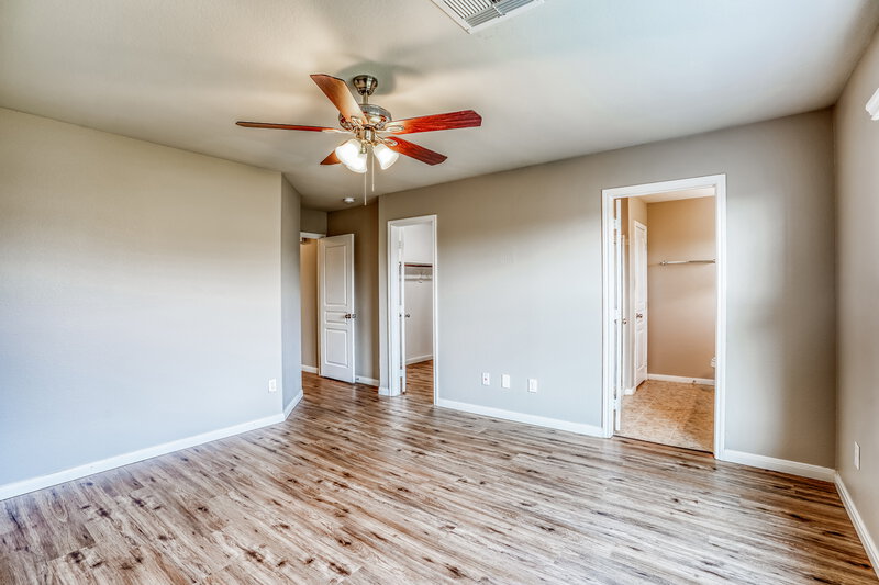 1,910/Mo, 6450 Dayridge Ln Houston, TX 77048 Main Bedroom View 2