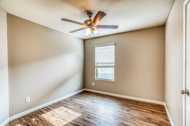 1,910/Mo, 6450 Dayridge Ln Houston, TX 77048 Bedroom View 2