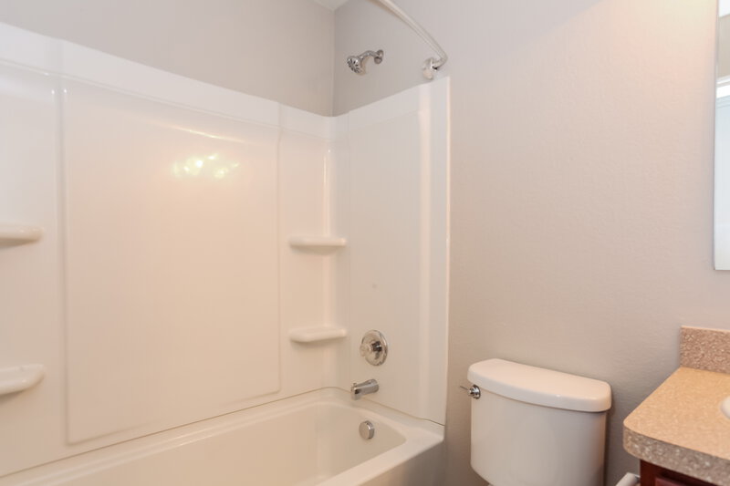 1,835/Mo, 6450 Dayridge Ln Houston, TX 77048 Bathroom View