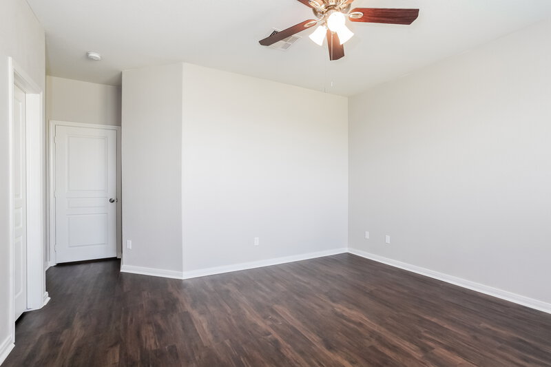 1,860/Mo, 6627 Dayridge Ln Houston, TX 77048 Main Bedroom View