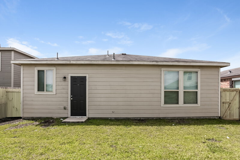 1,860/Mo, 6627 Dayridge Ln Houston, TX 77048 Rear View