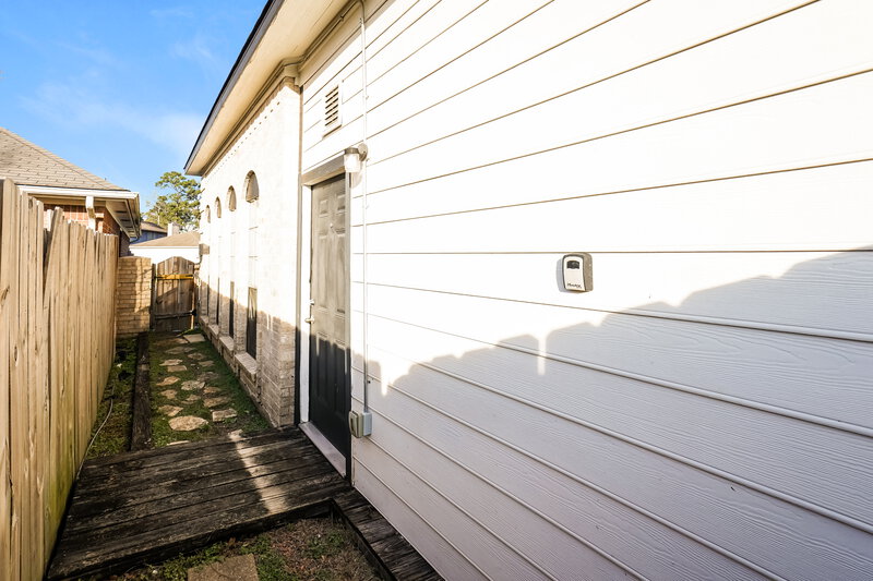 1,860/Mo, 20003 Atasca Villas Dr Humble, TX 77346 Rear View